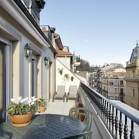 Apartment Garibay Terrace By Feelfree
