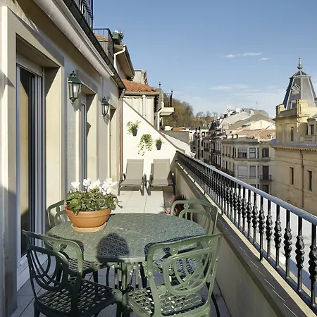 Apartment Garibay Terrace By Feelfree