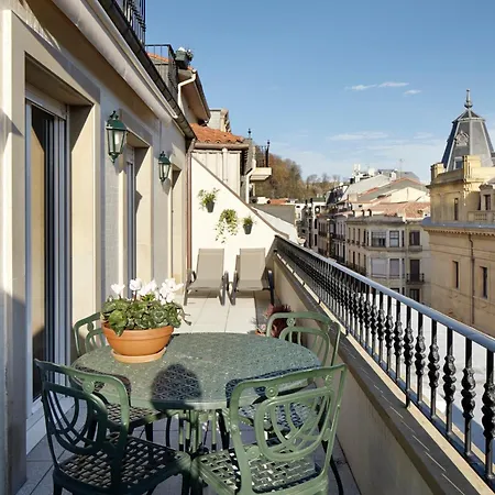 Apartment Garibay Terrace By Feelfree